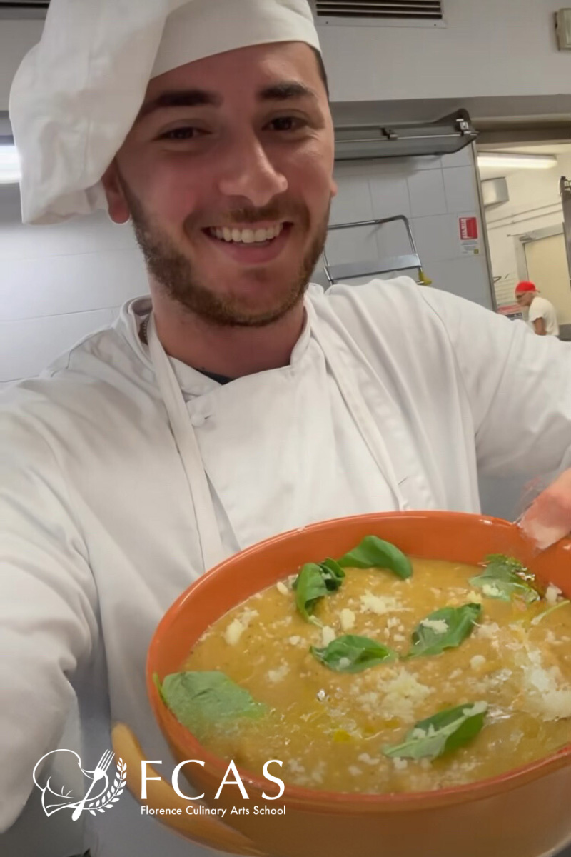 イタリア料理留学　シェフ養成コース　サルデーニャのラビオリ・クルルジョニス作り